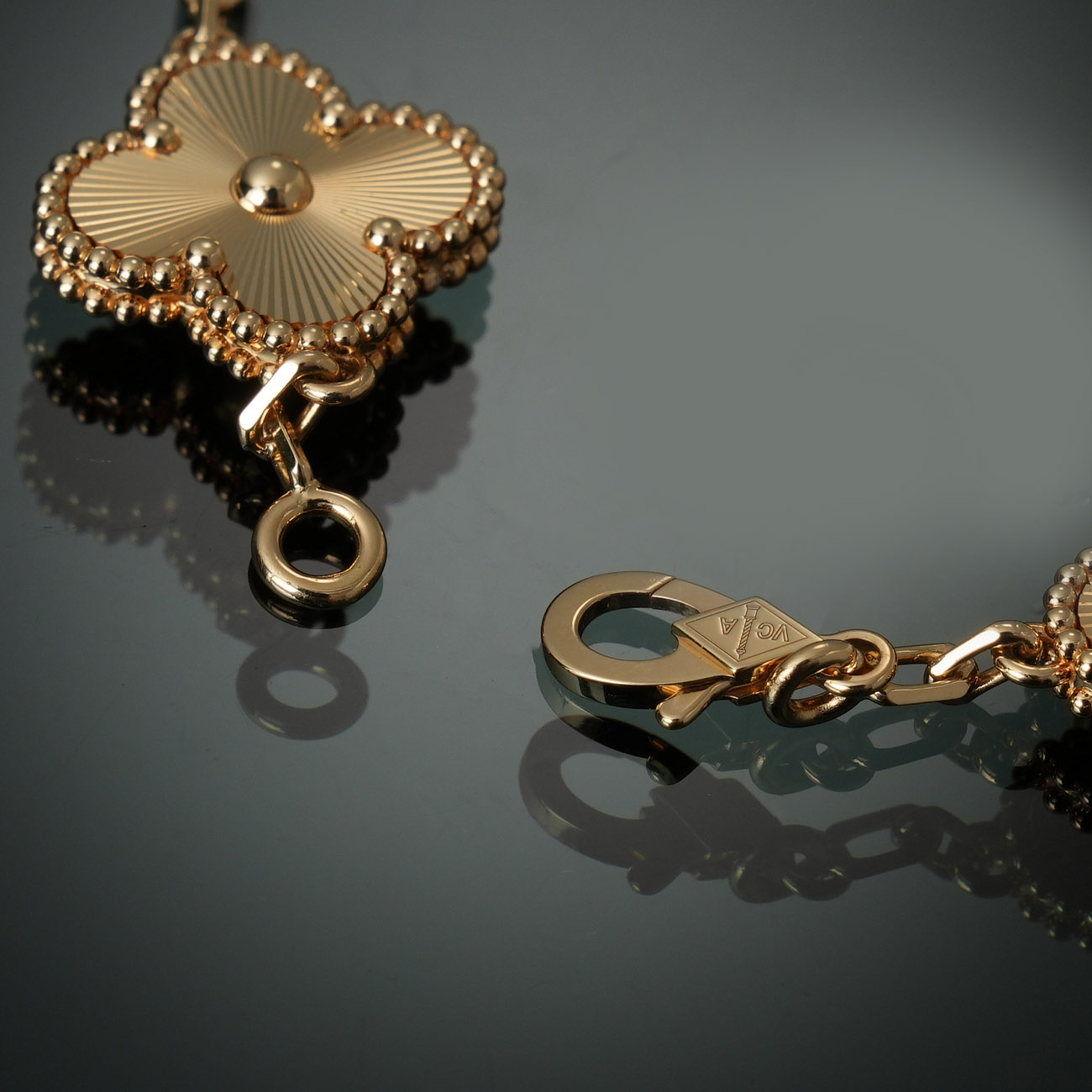 Van Cleef & Arpels(USED)반클리프앤아펠 빈티지 알함브라 브레이슬릿 기요셰 5 모티브